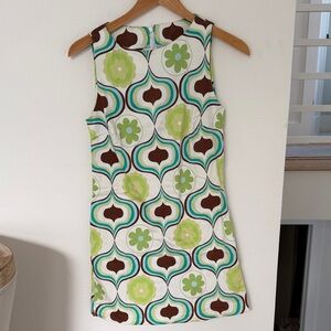 Retro Sleeveless Shift Dress in Green Floral Print